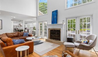19 Cassandra Ln, North Kingstown, RI 02852