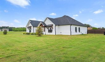 11 Nicklaus Dr, Sulphur Springs, TX 75482