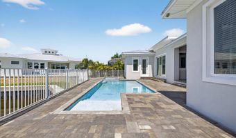 614 Pinckney Dr, Apollo Beach, FL 33572