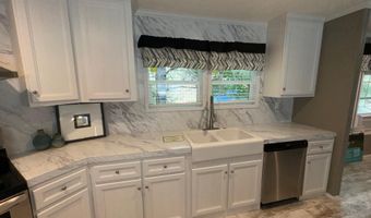 7413 Detonti Rd, Bauxite, AR 72011