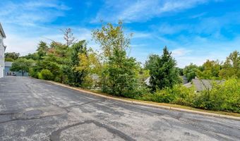 1716 Whispering Creek Dr C, Ballwin, MO 63021