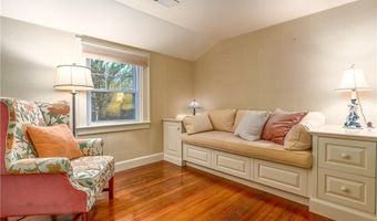 2 Cherry Ln, Bristol, RI 02809