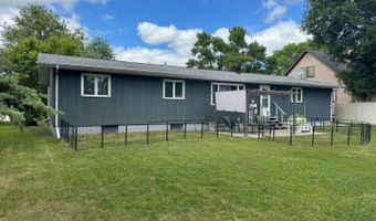 415 10th St W, Bottineau, ND 58318
