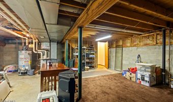 7 Hawthorn Cir, Albany, NY 12203