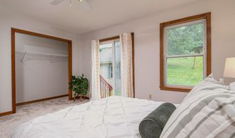 156 Sherwood Cir, Brattleboro, VT 05301