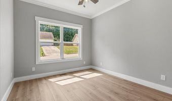 305 Shadows Lawn Dr, Athens, TN 37303