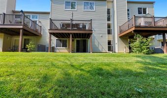 1710 Ridgeview Circle Dr, Ballwin, MO 63021