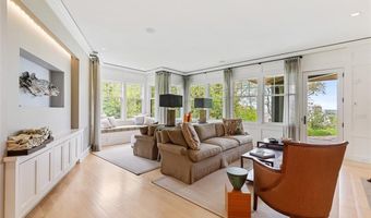 25 Walnut St, Jamestown, RI 02835