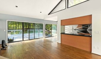 615 Glen Eden Ct, Aurora, OH 44202