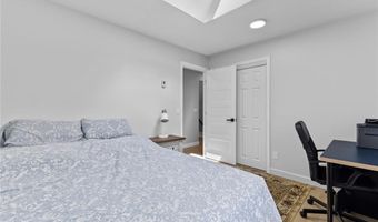 10 J H Dwyer Dr, Middletown, RI 02842