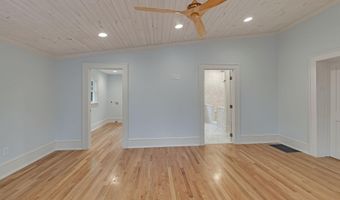 263 NE Oak Hill St, Abingdon, VA 24210