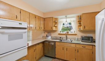 4703 EXETER St, Annandale, VA 22003