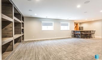 2824 E Sunflower Cir, Brandon, SD 57005