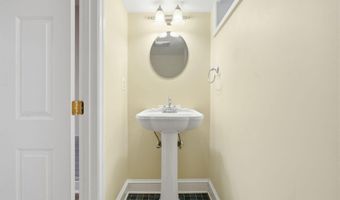 110 STEWART Ave, Alexandria, VA 22301