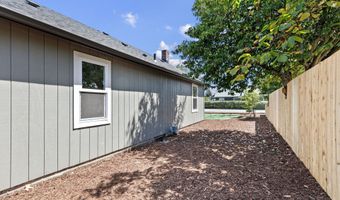 1938 7TH St, Springfield, OR 97477