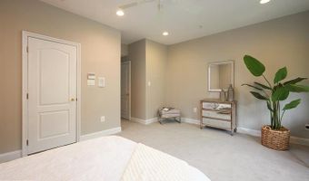 4906 MONTGOMERY Ln, Bethesda, MD 20814