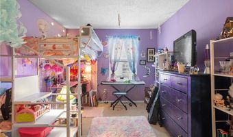 280 Carmel Woods Dr, Ballwin, MO 63021