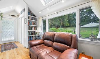 23 Spring St, Chester, CT 06412
