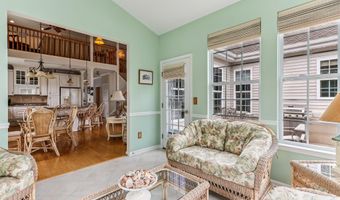 10 Pierhead Dr, Barnegat, NJ 08005