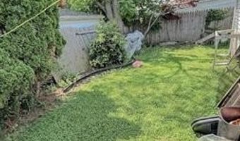 15257 PARIS St, Allen Park, MI 48101