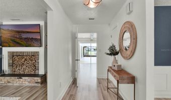 160 LAKE DESTINY Trl, Altamonte Springs, FL 32714
