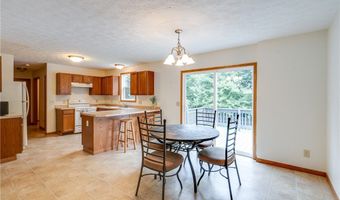 3061 Dover Dr, Akron, OH 44312