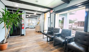 875 Hammond St, Bangor, ME 04401