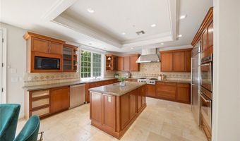 15850 Seville Ln, Encino, CA 91436