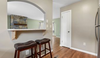 70 Montoya Dr 70, Branford, CT 06405