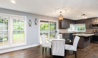 1340 Yellowstone Pkwy, Algonquin, IL 60102
