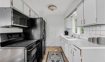 6009 Bole Dr, Andover, OH 44003