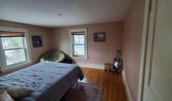 84 14th St, Bangor, ME 04401
