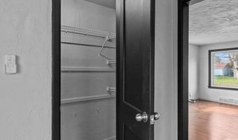 1200 S KERNAN Ave, Appleton, WI 54915