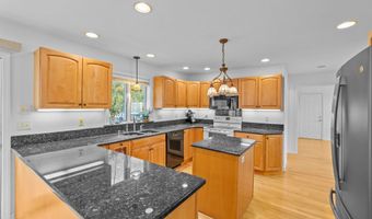 100 Pondview Ln, Bristol, CT 06010