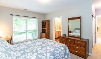 1201 Oak Borough Dr, Ballwin, MO 63021