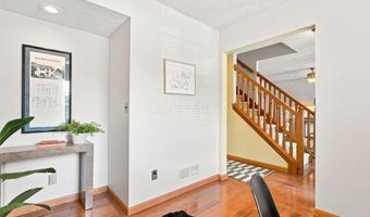 1438 Newell Ct, Columbus, OH 43228
