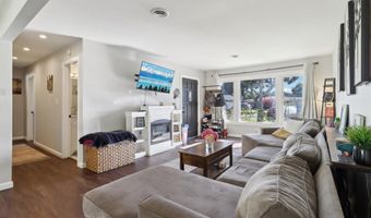 734 Hackberry Pl, Fallbrook, CA 92028