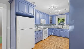 32 Rocky Glen Rd, Danbury, CT 06810