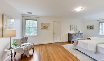 4238 50TH St NW, Washington, DC 20016