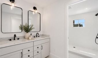6 Sharon Ct, Newport, RI 02840