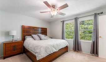 300 Chatham Dr, Aurora, OH 44202