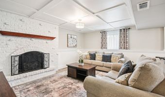 941 W Army Trail Blvd, Addison, IL 60101