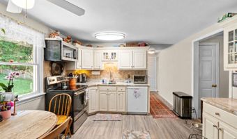 13 Canton Valley Cir, Canton, CT 06019