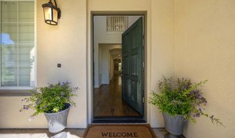 827 W Heritage Oak Ct, Altadena, CA 91001