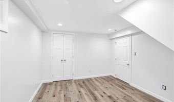 210 Keach Pond Dr, Glocester, RI 02814