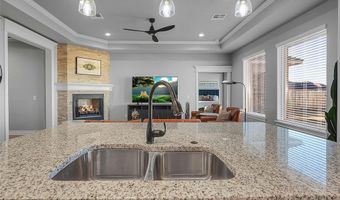 2121 Longhorn Trl, Altus, OK 73521