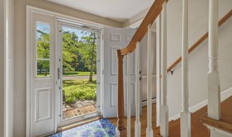 40 Vantana Dr, Bristol, CT 06010