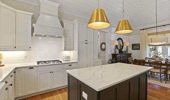 2 Tomlow Trce, Beaufort, SC 29906