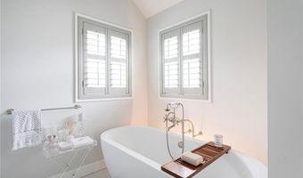 397 Sylvan Ct, North Kingstown, RI 02874