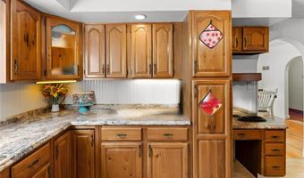 240 Herbert St, Alton, IL 62002